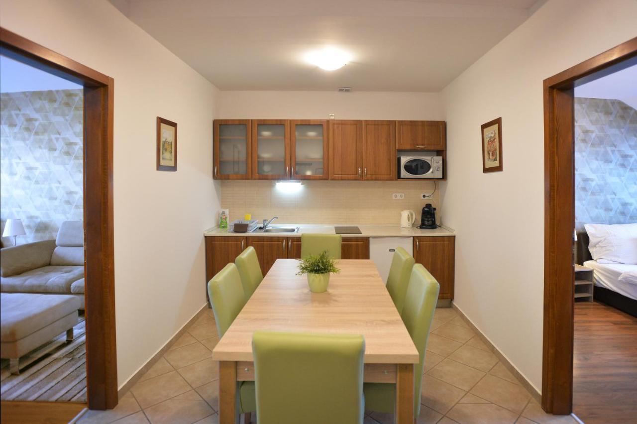 Corner Apartman Eger Exteriör bild