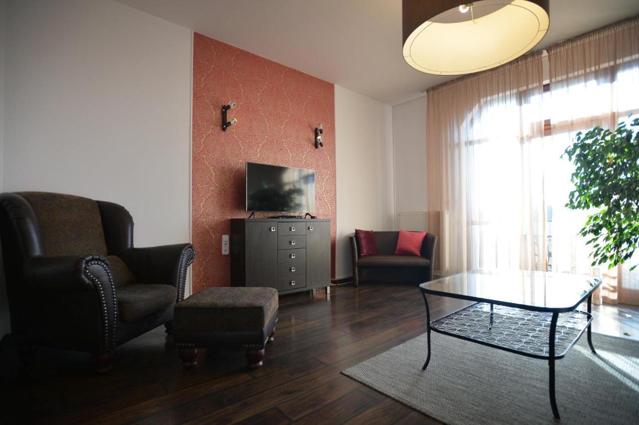 Corner Apartman Eger Exteriör bild